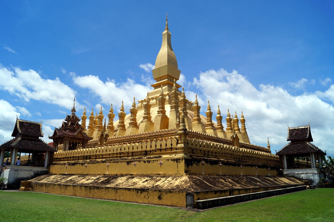 Pha Tat Luang